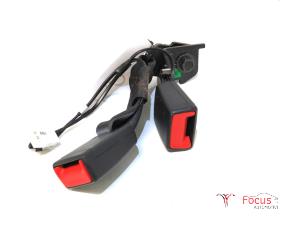 Used Rear seatbelt buckle, right Kia Rio IV (YB) 1.2 MPI 16V Price € 34,95 Margin scheme offered by Focus Automotive