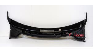 Used Cowl top grille Kia Rio IV (YB) 1.2 MPI 16V Price € 69,95 Margin scheme offered by Focus Automotive