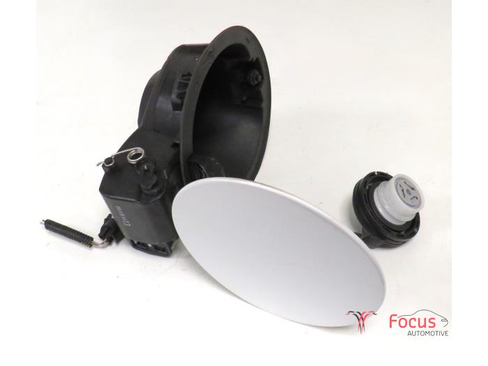 Begagnade Tanklucka Opel Mokka/Mokka X 1.6 16V EcoFlex 4x2 Pris € 24,95 Marginaltabell erbjuds av Focus Automotive