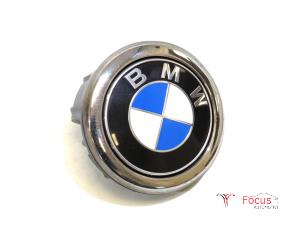 Usagé Poignée hayon BMW 1 serie (F20) 118d 2.0 16V Prix € 20,00 Règlement à la marge proposé par Focus Automotive