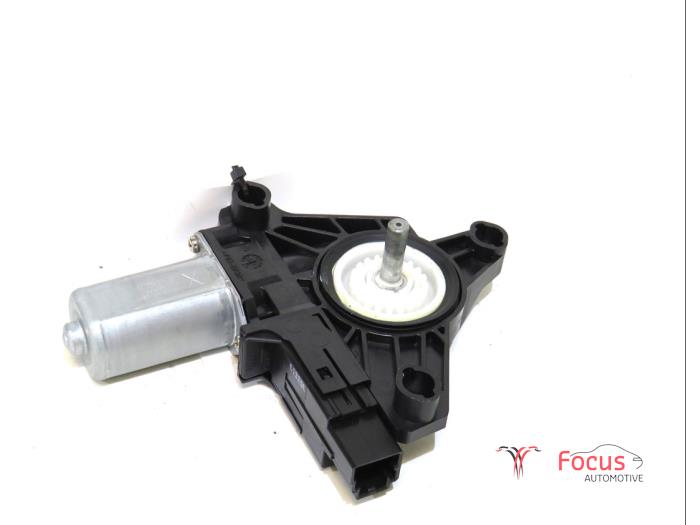 Usados Motor de ventanilla de puerta Volvo V40 (MV) 2.0 D2 16V Precio € 6,95 Norma de margen ofrecido por Focus Automotive
