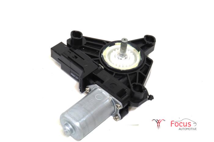Usados Motor de ventanilla de puerta Volvo V40 (MV) 2.0 D2 16V Precio € 6,95 Norma de margen ofrecido por Focus Automotive