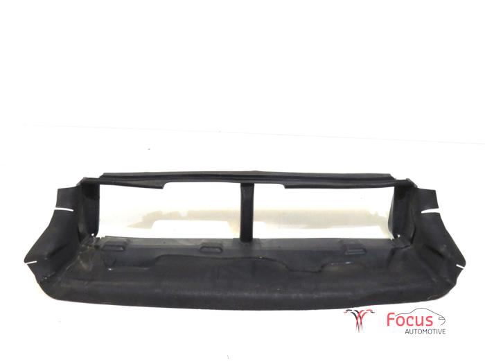 Begagnade Lufttratt Ford Focus 3 Wagon 1.6 TDCi ECOnetic Pris € 20,00 Marginaltabell erbjuds av Focus Automotive