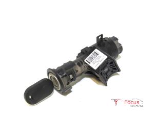 Używane Stacyjka + Kluczyk Fiat Panda/Pandina (312) 1.2 69 Cena € 17,50 Procedura marży oferowane przez Focus Automotive