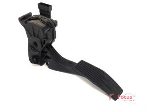 Usados Sensor de posición de acelerador Opel Astra J Sports Tourer (PD8/PE8/PF8) 1.3 CDTI 16V ecoFlex Precio € 12,95 Norma de margen ofrecido por Focus Automotive