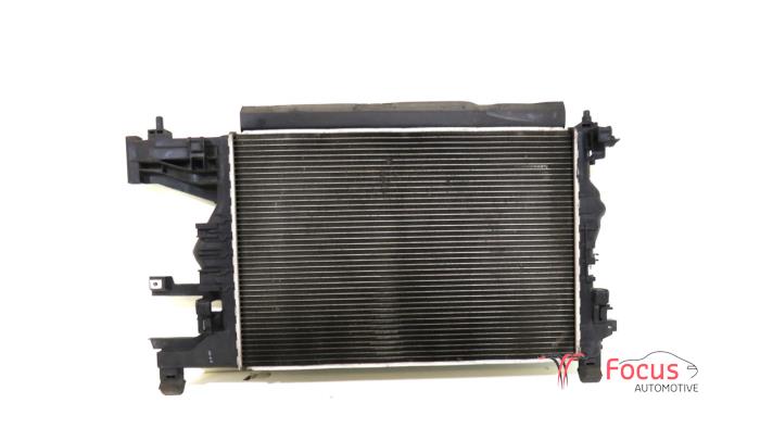 Usagé Radiateur Opel Astra J Sports Tourer (PD8/PE8/PF8) 1.3 CDTI 16V ecoFlex Prix € 34,95 Règlement à la marge proposé par Focus Automotive