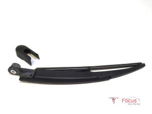Gebrauchte Scheibenwischerarm hinten Fiat 500X (334) 1.4 Multi Air 16V Preis € 19,95 Margenregelung angeboten von Focus Automotive