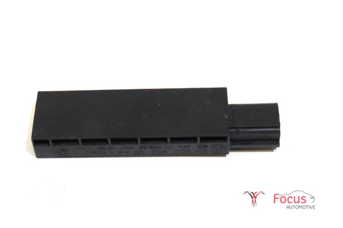 Begagnade Antenn Audi A3 Sportback (8VA/8VF) 1.4 TFSI 16V e-tron Pris € 12,10 Inklusive moms erbjuds av Focus Automotive