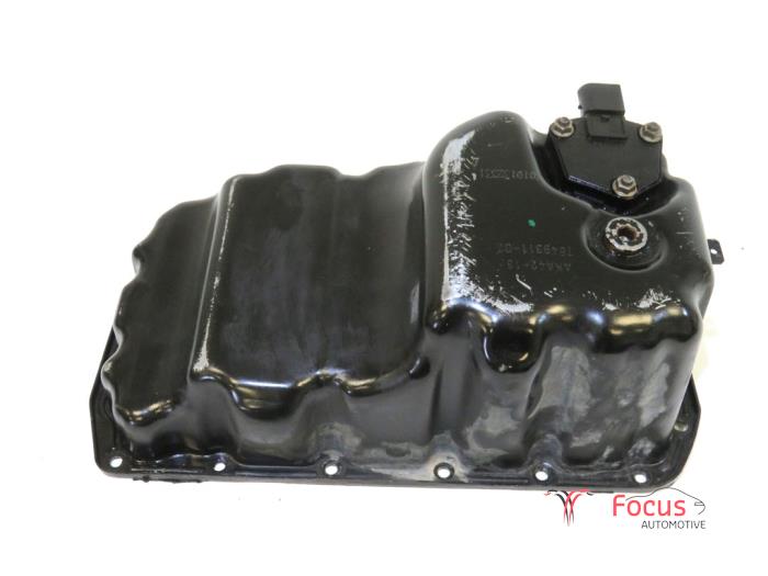 Usagé Couvercle carter BMW 1 serie (F21) 114i 1.6 16V Prix € 34,95 Règlement à la marge proposé par Focus Automotive