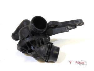 Usados Cuerpo de termostato BMW 1 serie (F21) 114i 1.6 16V Precio € 20,00 Norma de margen ofrecido por Focus Automotive