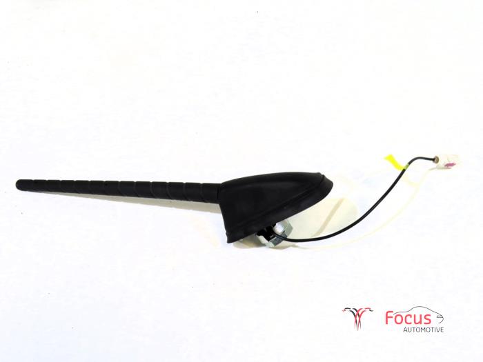 Używane Antena Citroen Berlingo 1.6 BlueHDI 75 Cena € 30,19 Z VAT oferowane przez Focus Automotive