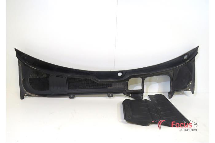 Używane Parawan Landrover Range Rover Evoque (LVJ/LVS) 2.2 eD4 16V Cena € 65,00 Procedura marży oferowane przez Focus Automotive