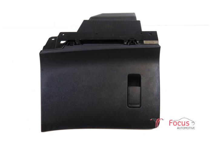 Begagnade Handskfack Peugeot 208 II (UB/UH/UP) 1.2 Vti 12V PureTech 75 Pris € 69,95 Marginaltabell erbjuds av Focus Automotive