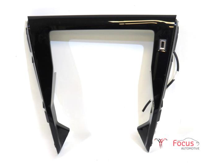 Usados Pieza de salpicadero Mini Mini (F56) 1.5 12V Cooper Precio € 25,00 Norma de margen ofrecido por Focus Automotive