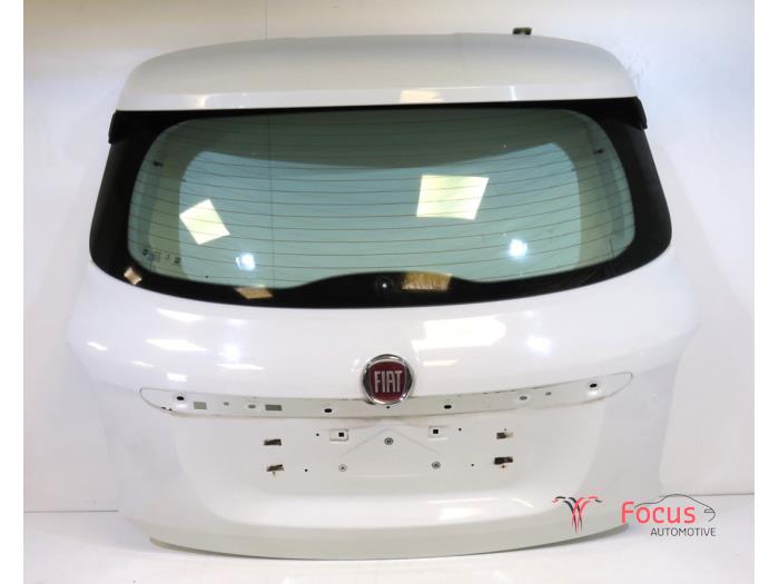 Używane Tylna klapa Fiat 500X (334) 1.6 E-torq 16V Cena € 395,00 Procedura marży oferowane przez Focus Automotive