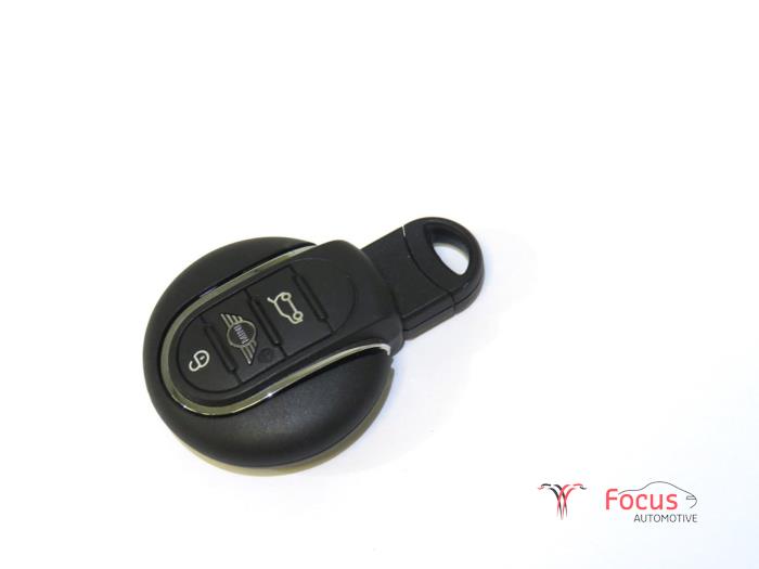 Używane Klucz Mini Mini (F56) 1.5 12V Cooper Cena € 24,95 Procedura marży oferowane przez Focus Automotive