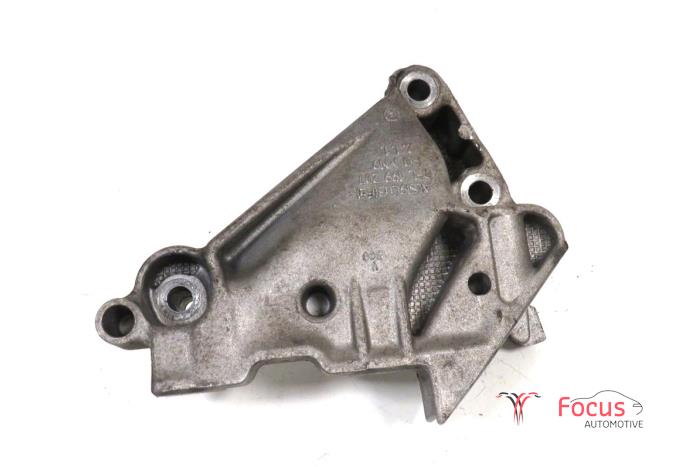 Used Engine mount Volkswagen Golf VIII Variant (GC5) 2.0 TDI BlueMotion 16V Price € 15,00 Margin scheme offered by Focus Automotive