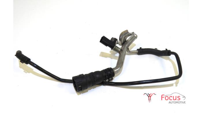 Gebrauchte Wasserrohr Volkswagen Golf VIII Variant (GC5) 2.0 TDI BlueMotion 16V Preis € 15,00 Margenregelung angeboten von Focus Automotive