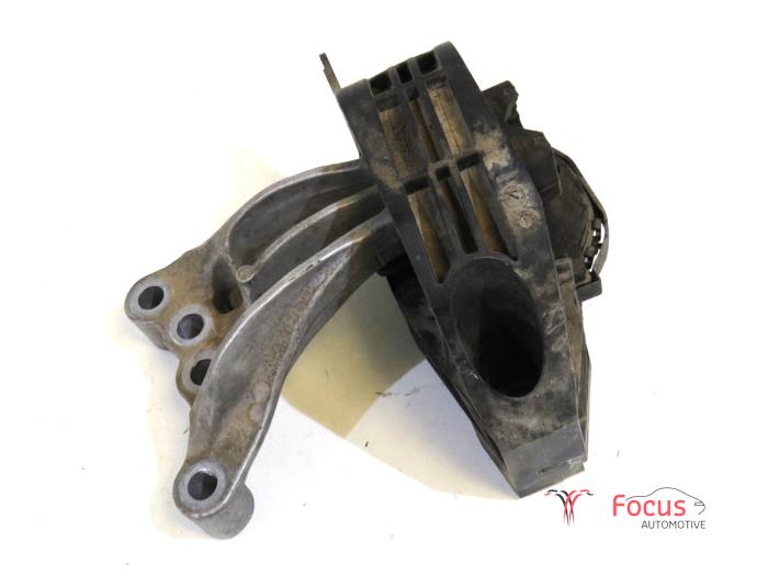 Used Engine mount Peugeot 208 II (UB/UH/UP) 1.2 Vti 12V PureTech 75 Price € 37,50 Margin scheme offered by Focus Automotive