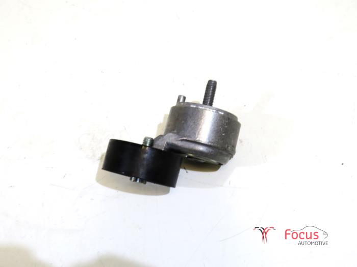 Usados Tensor correa múltiple Opel Corsa F (UB/UH/UP) 1.2 12V 75 Precio € 24,95 Norma de margen ofrecido por Focus Automotive