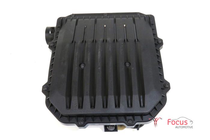 Begagnade Luftfilterhus Volkswagen Polo VI (AW1) 1.0 MPi 12V Pris € 24,95 Marginaltabell erbjuds av Focus Automotive