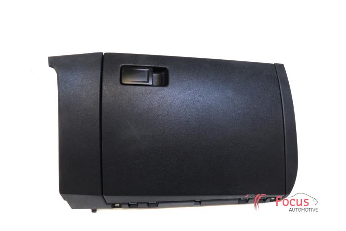 Begagnade Handskfack Volkswagen Polo VI (AW1) 1.0 MPi 12V Pris € 24,95 Marginaltabell erbjuds av Focus Automotive