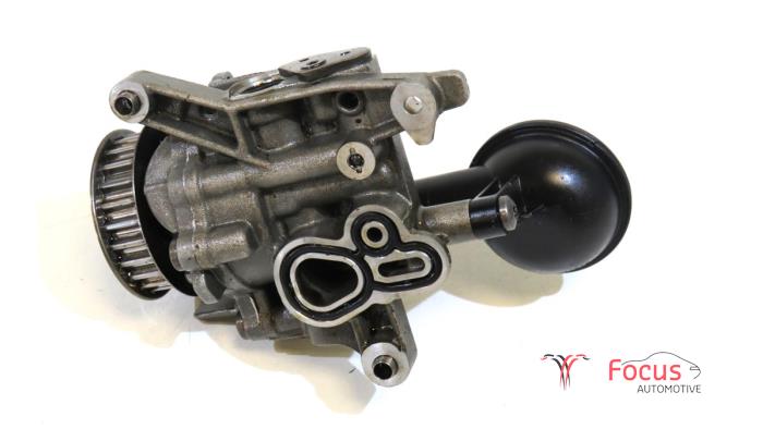 Używane Pompa oleju Opel Astra K 1.2 Turbo 12V Cena € 124,50 Procedura marży oferowane przez Focus Automotive