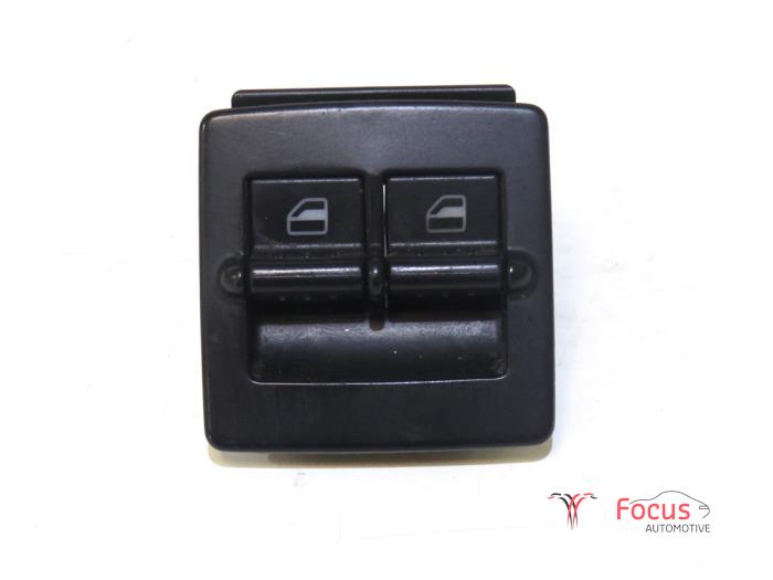 Usados Interruptor combinado de ventanillas Volkswagen New Beetle (9C1/9G1) 1.9 TDI 90 Precio € 24,95 Norma de margen ofrecido por Focus Automotive