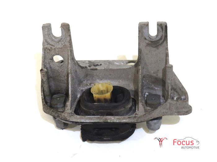 Used Engine mount Renault Twingo III (AH) 1.0 SCe 70 12V Price € 19,95 Margin scheme offered by Focus Automotive