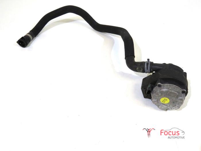 Begagnade Extra vattenpump Seat Leon (KLB) 1.4 TSI e-HYBRID 204 16V Pris € 34,95 Marginaltabell erbjuds av Focus Automotive
