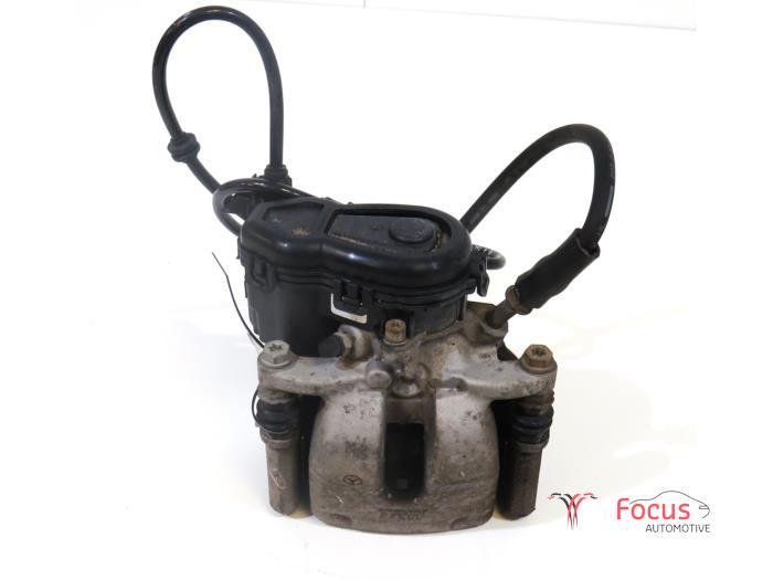 Gebrauchte Bremszange links hinten Mercedes A (W176) 1.5 A-180 CDI, A-180d 16V Preis € 24,95 Margenregelung angeboten von Focus Automotive