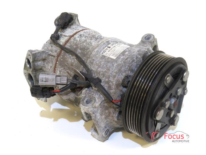 Usagé Pompe clim Renault Scénic IV (RFAJ) 1.3 TCE 140 16V Prix € 70,00 Règlement à la marge proposé par Focus Automotive
