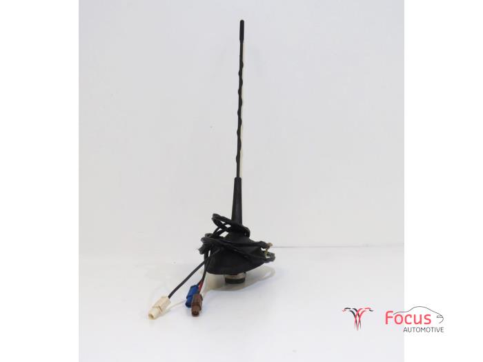 Używane Antena GPS Renault Scénic IV (RFAJ) 1.3 TCE 140 16V Cena € 125,00 Procedura marży oferowane przez Focus Automotive
