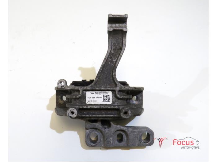 Used Engine mount Volkswagen Golf VII (AUA) 1.6 TDI 16V Price € 9,99 Margin scheme offered by Focus Automotive