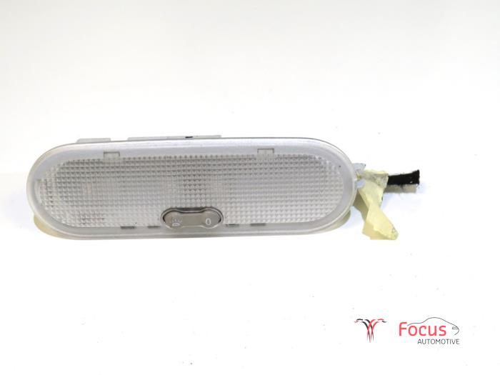 Begagnade Innerbelysning, fram Renault Twingo II (CN) 1.5 dCi 90 FAP Pris € 6,95 Marginaltabell erbjuds av Focus Automotive