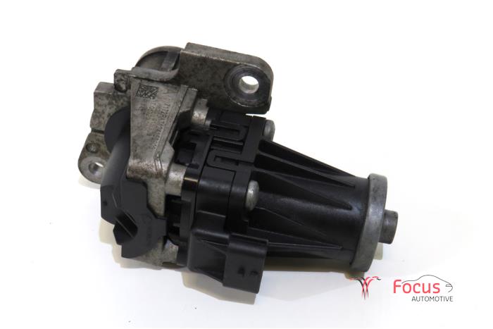 Usados Válvula EGR Mercedes A (W176) 1.5 A-180 CDI, A-180d 16V Precio € 34,95 Norma de margen ofrecido por Focus Automotive