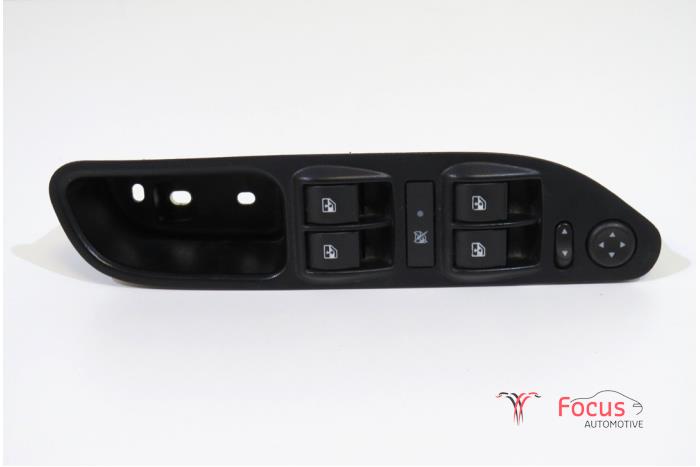 Usados Interruptor combinado de ventanillas Fiat Tipo (356H/357H) 1.3 D Multijet II 16V Precio € 54,95 Norma de margen ofrecido por Focus Automotive