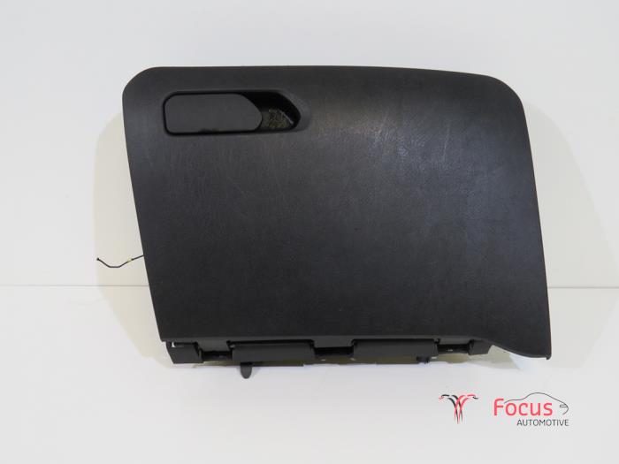 Begagnade Handskfack Fiat Tipo (356H/357H) 1.3 D Multijet II 16V Pris € 34,95 Marginaltabell erbjuds av Focus Automotive