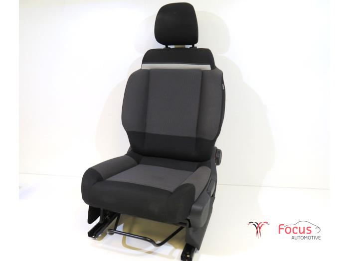 Używane Fotel lewy Citroen C3 Aircross I (2C/2R) 1.2 PureTech 82 Cena € 225,00 Procedura marży oferowane przez Focus Automotive