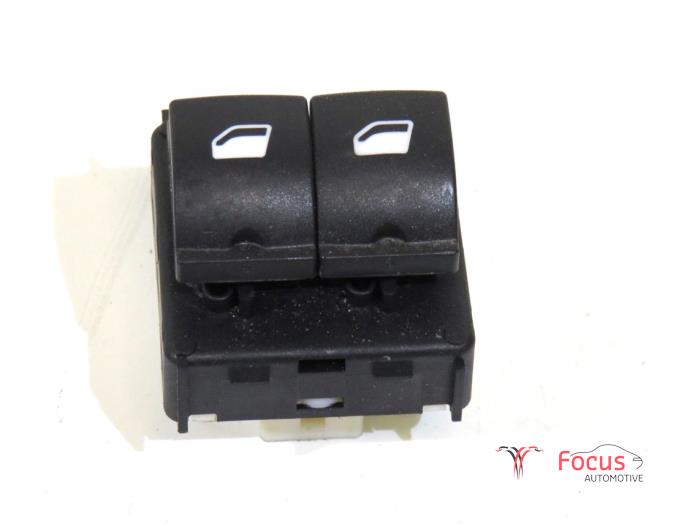 Usados Interruptor combinado de ventanillas Citroen C3 Aircross I (2C/2R) 1.2 PureTech 82 Precio € 24,95 Norma de margen ofrecido por Focus Automotive