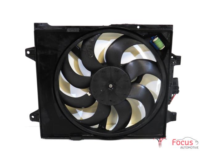 Używane Wentylator Fiat 500 (312) 1.2 Cena € 44,95 Procedura marży oferowane przez Focus Automotive