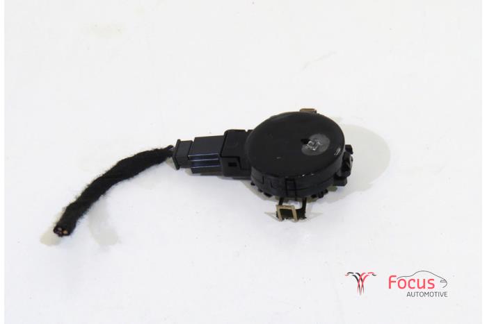 Begagnade Regnsensor Ford EcoSport (JK8) 1.0 EcoBoost 12V 125 Pris € 29,95 Marginaltabell erbjuds av Focus Automotive