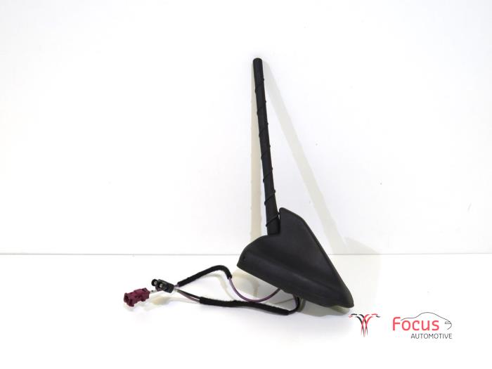 Używane Antena GPS Ford EcoSport (JK8) 1.0 EcoBoost 12V 125 Cena € 30,00 Procedura marży oferowane przez Focus Automotive
