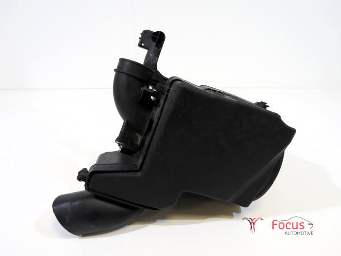 Begagnade Luftfilterhus Ford Focus 3 1.0 Ti-VCT EcoBoost 12V 125 Pris € 24,95 Marginaltabell erbjuds av Focus Automotive