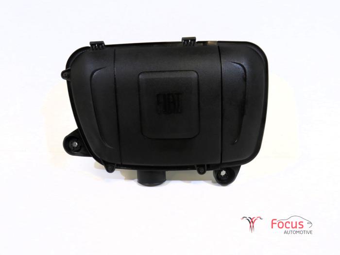 Begagnade Luftfilterhus Fiat 500 (312) 1.0 Hybrid Pris € 74,95 Marginaltabell erbjuds av Focus Automotive