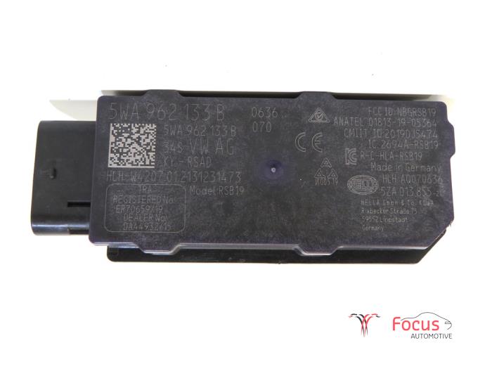 Używane Keyless Entry-Antena Volkswagen Golf VIII Variant (GC5) 1.5 eTSI 16V Cena € 8,95 Procedura marży oferowane przez Focus Automotive
