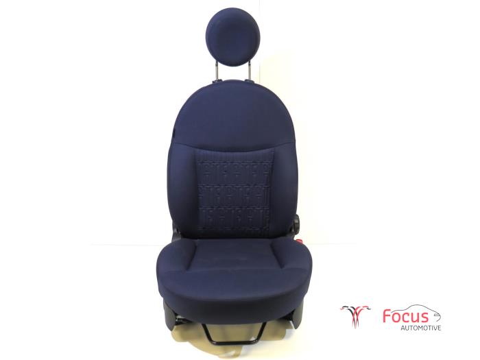 Używane Fotel prawy Fiat 500 (312) 1.0 Hybrid Cena € 225,00 Procedura marży oferowane przez Focus Automotive