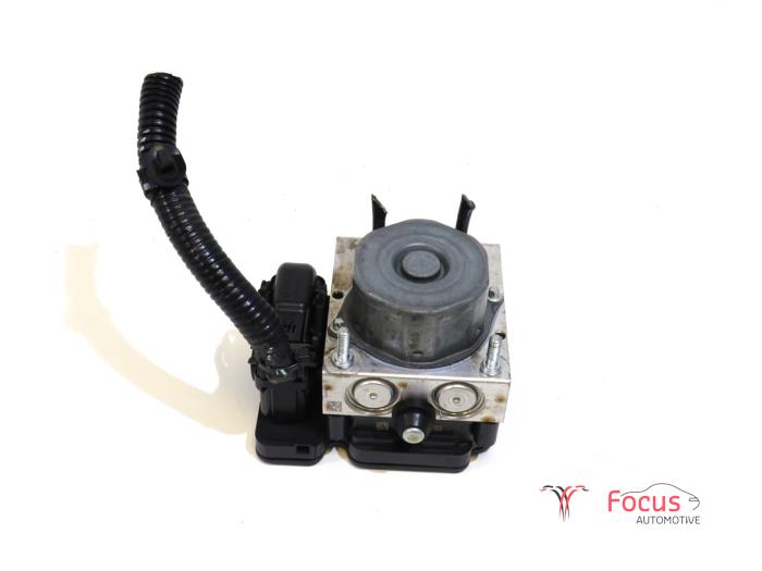 Begagnade ABS-pump Peugeot 108 1.0 12V VVT-i Pris € 14,95 Marginaltabell erbjuds av Focus Automotive