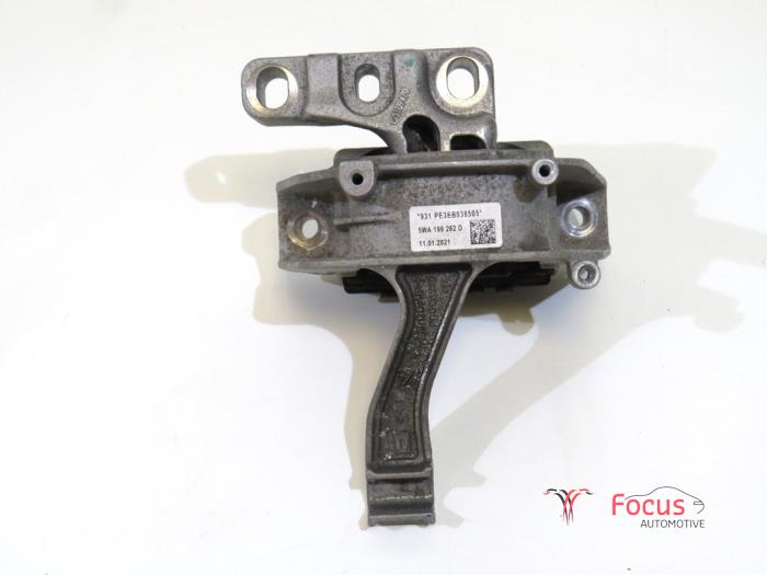 Usagé Support moteur Volkswagen Golf VIII Variant (GC5) 1.5 eTSI 16V Prix € 34,95 Règlement à la marge proposé par Focus Automotive