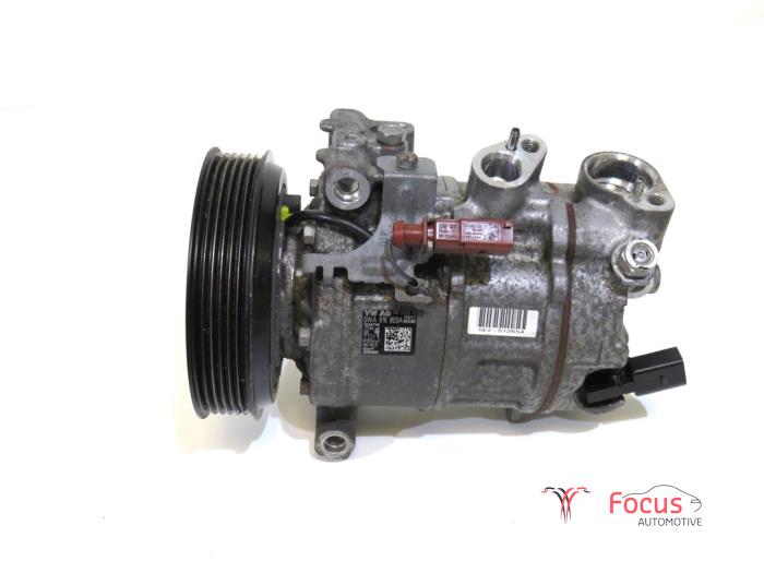 Usagé Pompe clim Volkswagen Golf VIII Variant (GC5) 1.5 eTSI 16V Prix € 89,95 Règlement à la marge proposé par Focus Automotive